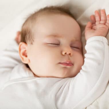 Pse është kaq e rëndësishme që një fëmijë të flejë gjumë aq orë sa duhet? 